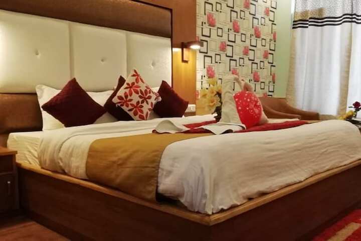 Room 4 of 20