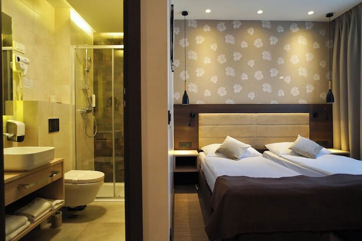 Room 20 of 73
