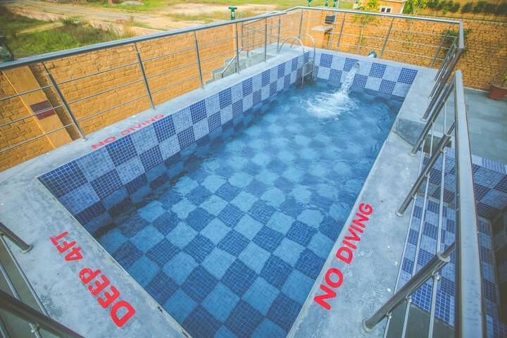 Pool 31 of 65