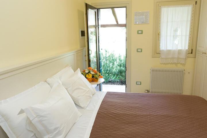 Room 13 of 50