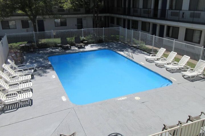 Pool 39 of 64