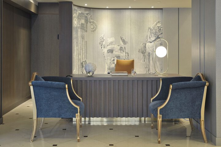 Concierge desk