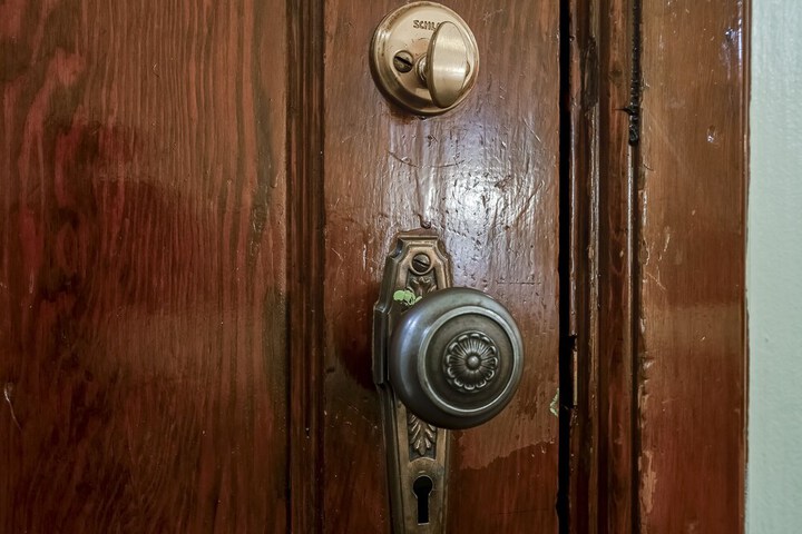 Room 24 of 42