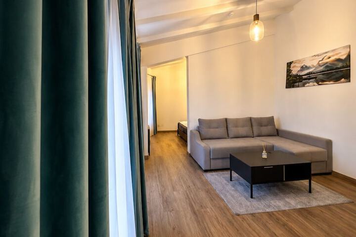 Room 15 of 36