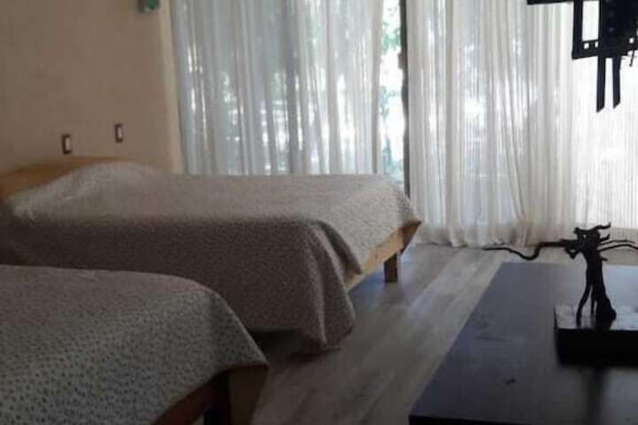Room 8 of 21