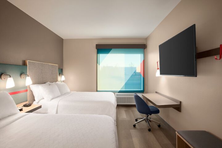 1 King or 2 Queen Beds (3 of 14)