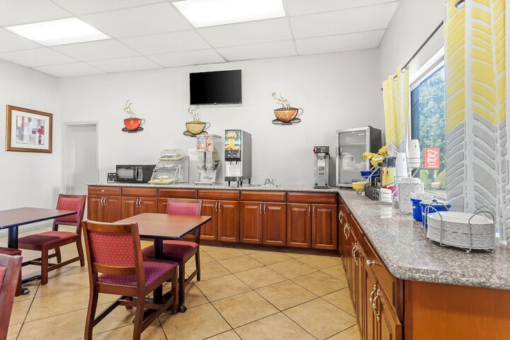 Breakfast/Coffee Service 26 of 36