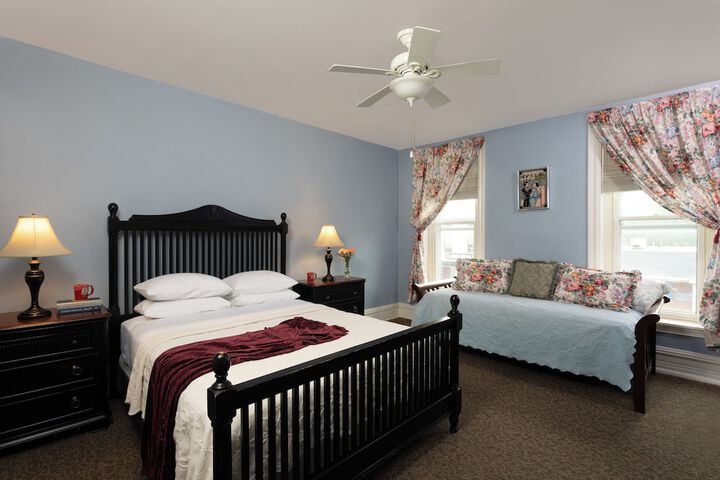 Room 2 of 55