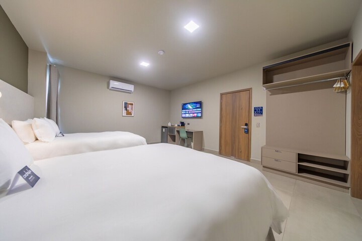 Room 45 of 97