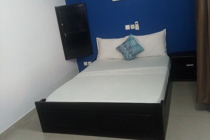 Room 4 of 20