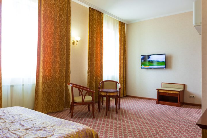 Room 13 of 92