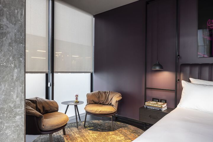 Room 4 of 38