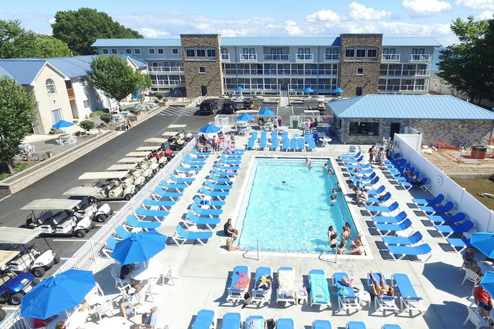 Pool 40 of 58