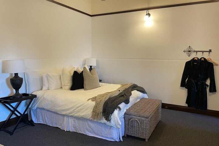 Room 9 of 43