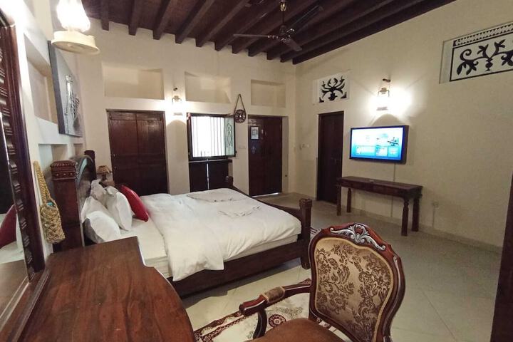 Room 8 of 48