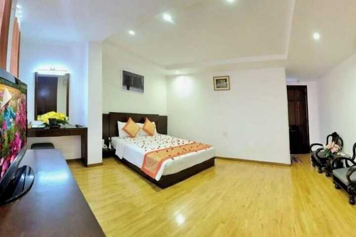 Room 20 of 33