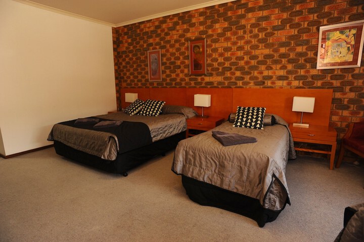 Room 22 of 75