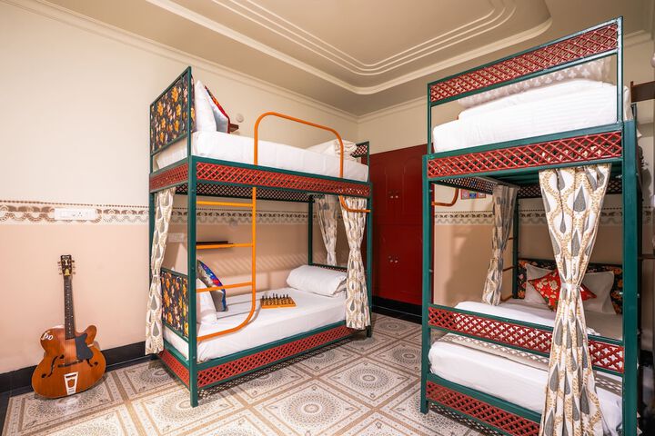 Room 10 of 90