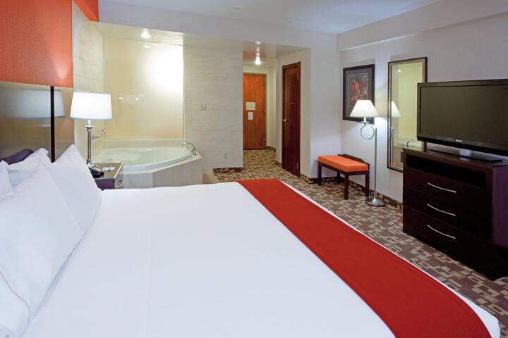 1 King Bed (1 of 7)