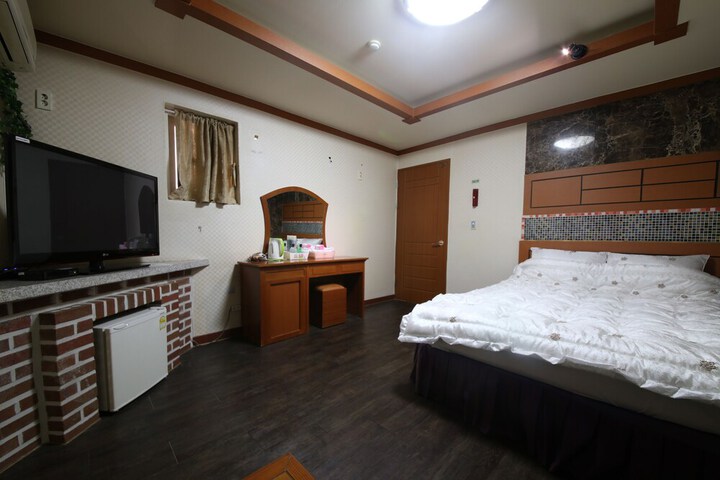 Room 20 of 39