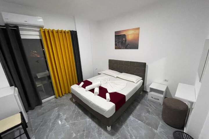 Room 4 of 30
