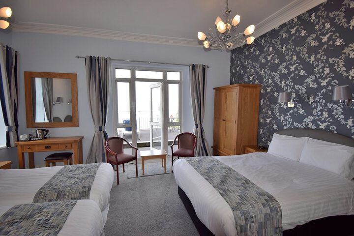 Room 8 of 32