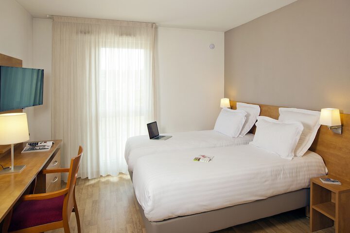 Room 4 of 31