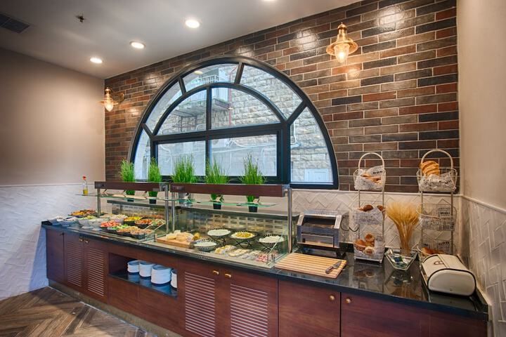 Breakfast area