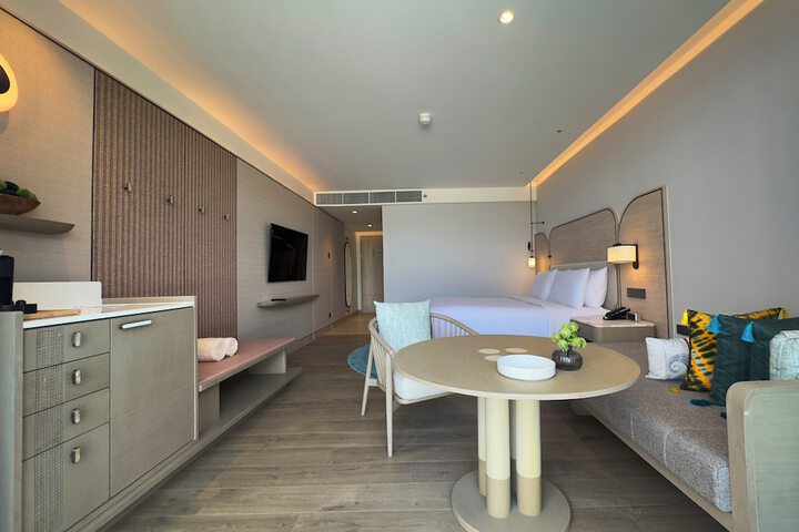 Room 15 of 210