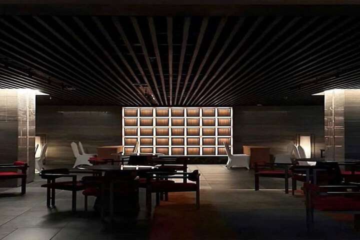 Lounge 111 of 130