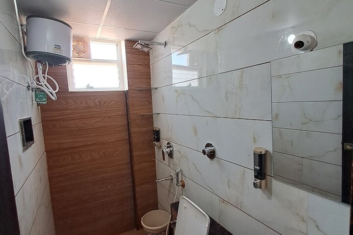 Room 14 of 17