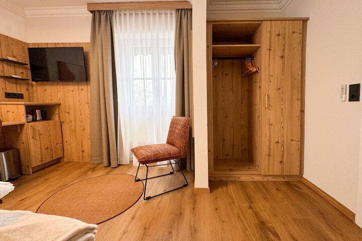 Room 23 of 207