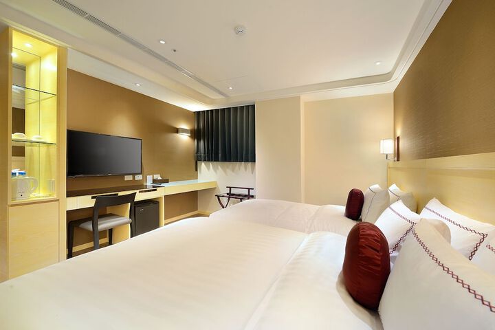 Room 15 of 54