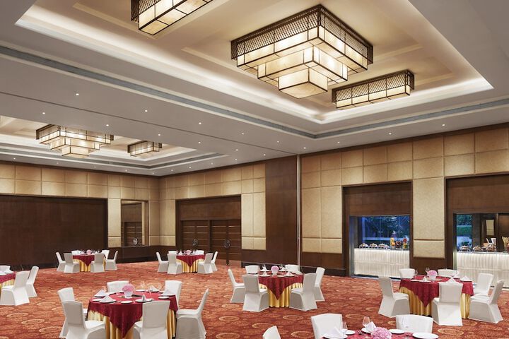 Ballroom/Hall 50 of 59