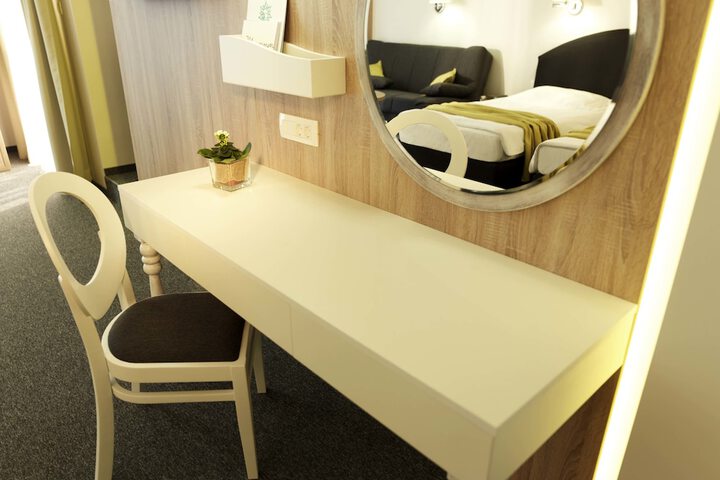 Room 6 of 39