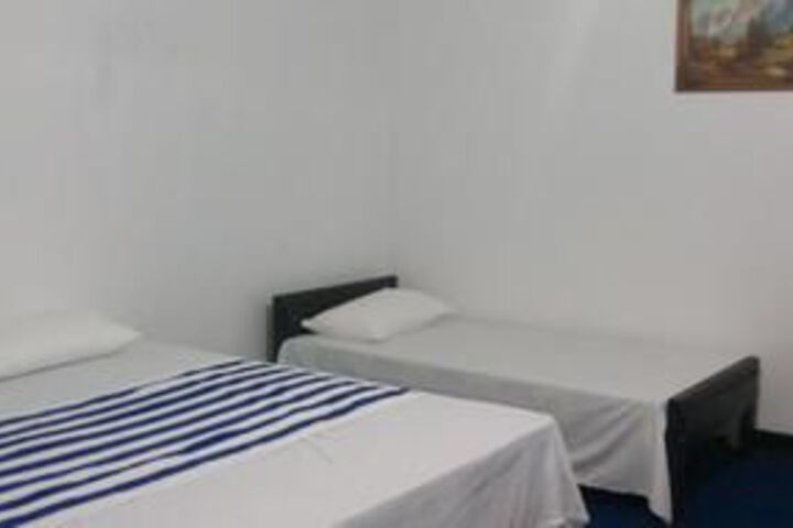 Room 10 of 17