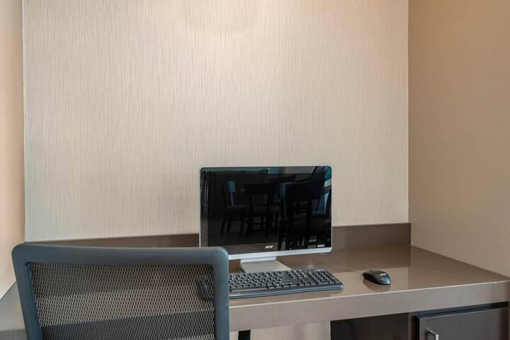 Business Center 39 of 41