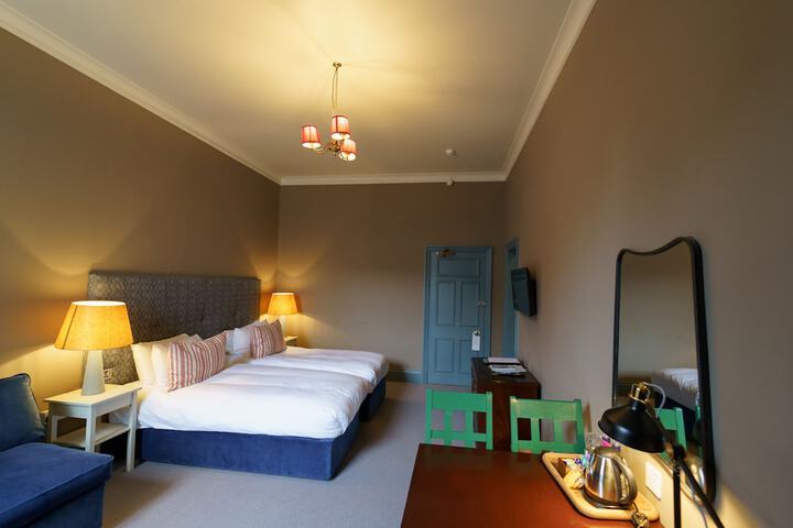 Room 9 of 44