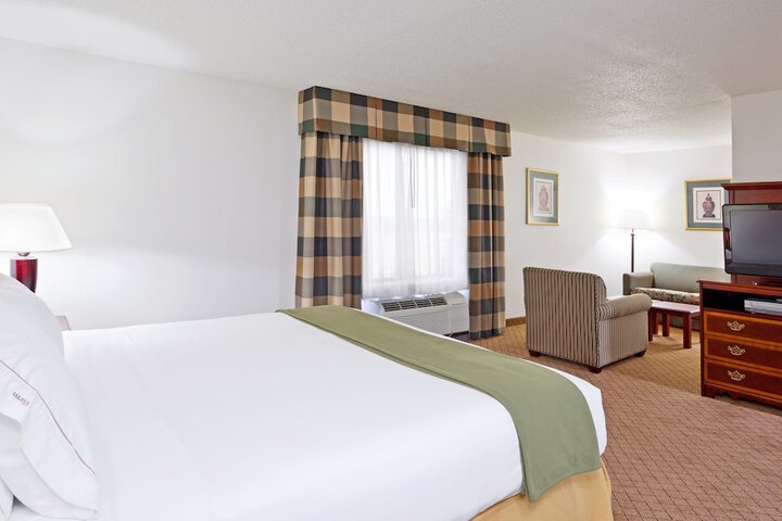 1 King Bed (15 of 20)