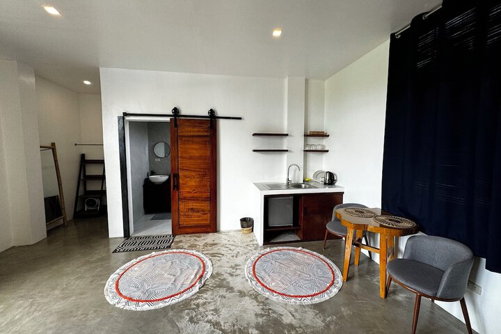 Room 5 of 61
