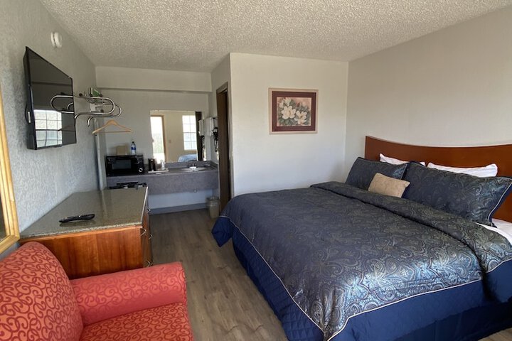 Single King Bed (10 of 20)