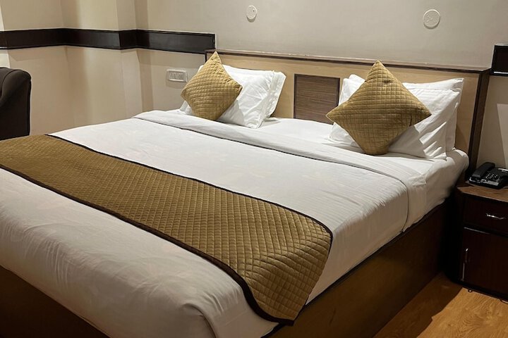 Room 3 of 11