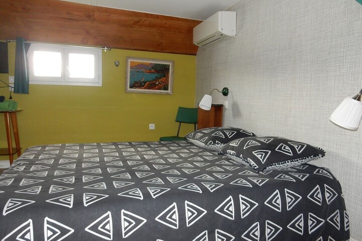 Room 10 of 122