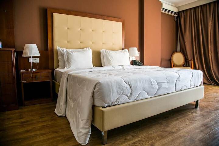 Room 2 of 15