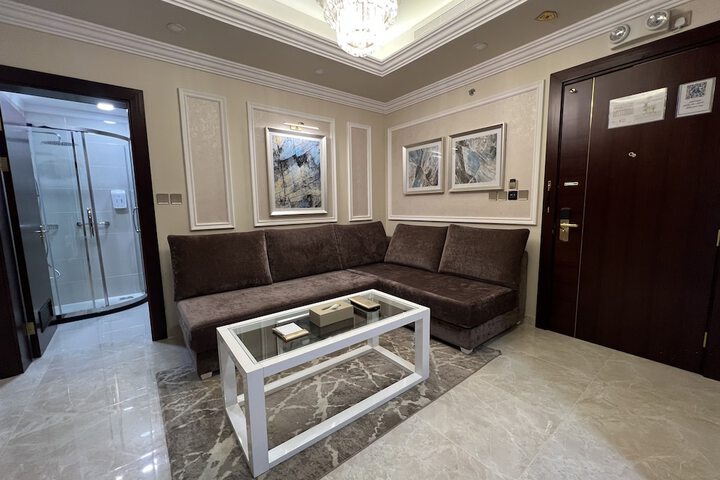 Room 44 of 104