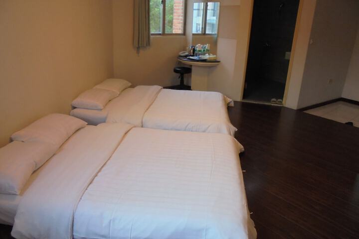 Room 127 of 232