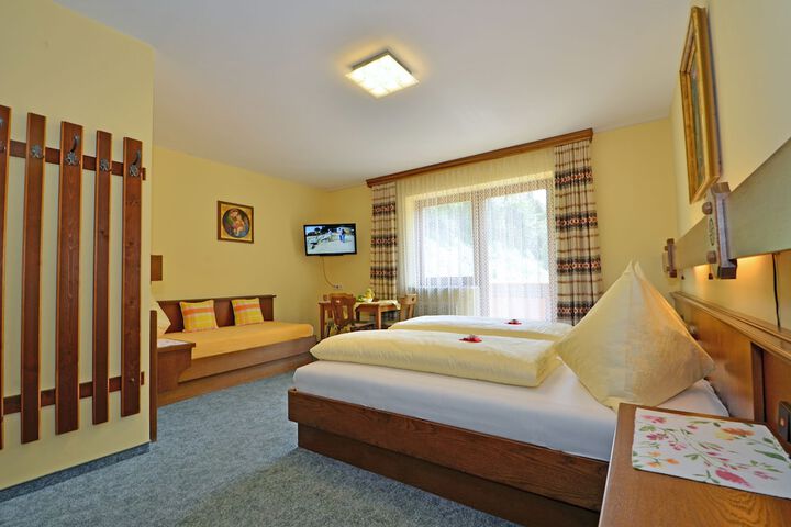 Room 16 of 36