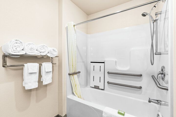 2 Queen Guest Room (6 of 9)