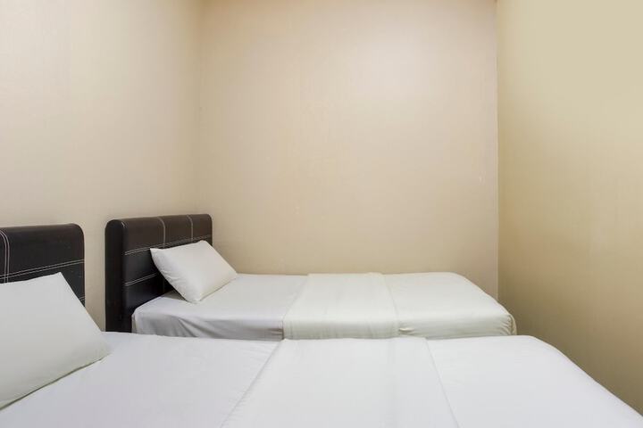 Room 4 of 15