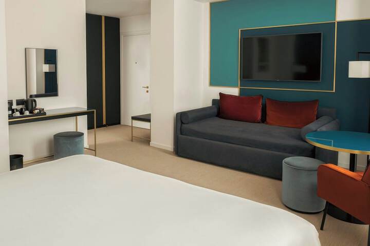 Room 34 of 105
